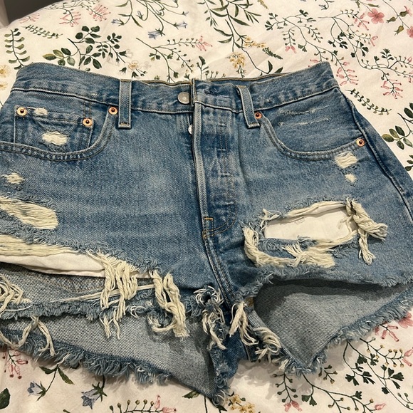 Levi’s 501 - Picture 1 of 2